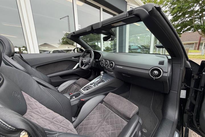 Sort Audi TT fra 2015