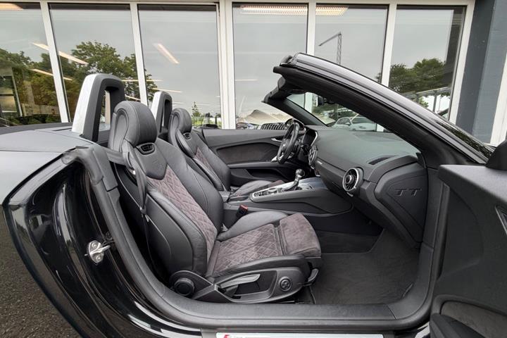 Sort Audi TT fra 2015