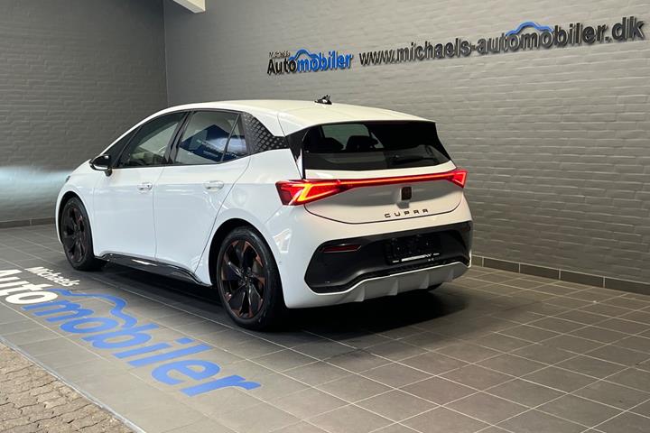 Hvid Cupra Born fra 2024
