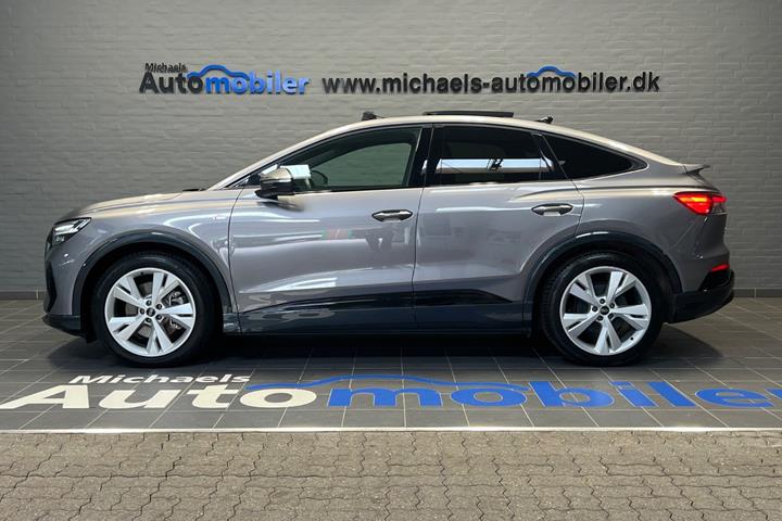 Grå Audi Q4 e-tron fra 2025