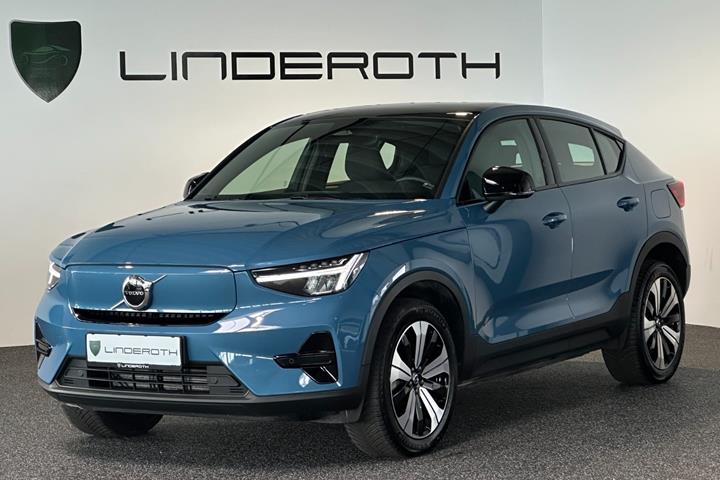 Blå Volvo C40 fra 2022 set udefra