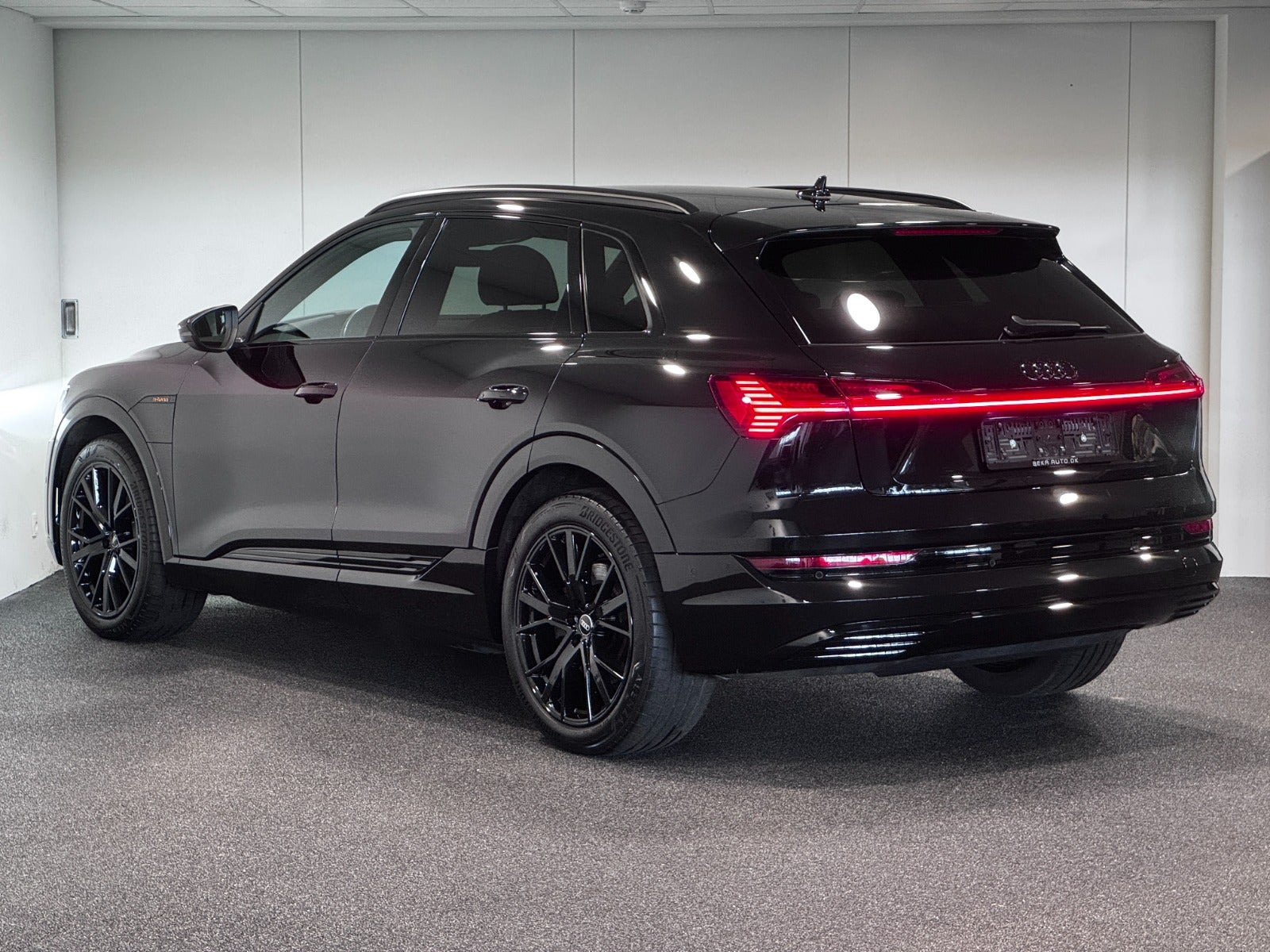 Sort Audi e-tron fra 2022