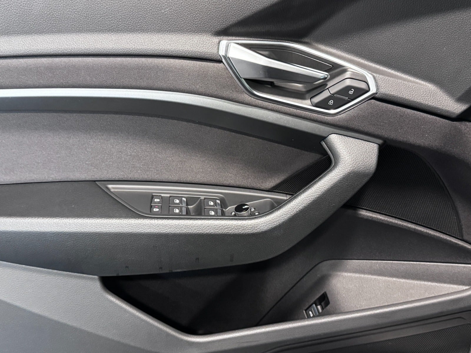 Sort Audi e-tron fra 2022