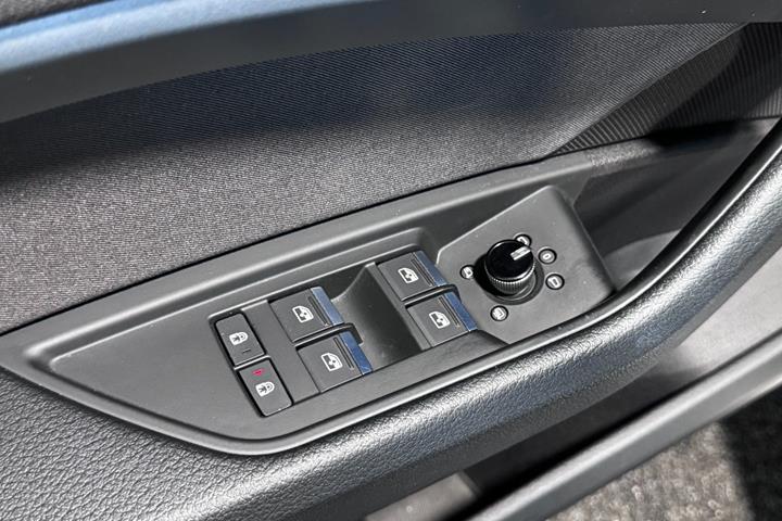 Sort Audi e-tron fra 2022