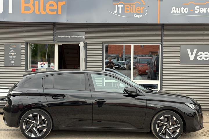 Grå Peugeot 308 fra 2023