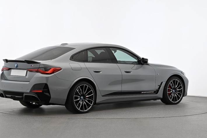 Grå BMW i4 fra 2022