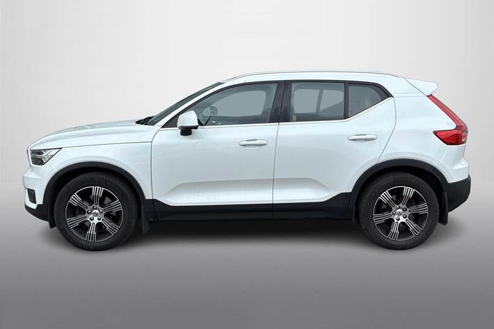 Hvid Volvo XC40 fra 2021