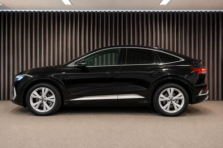 Sort Audi Q4 e-tron fra 2023