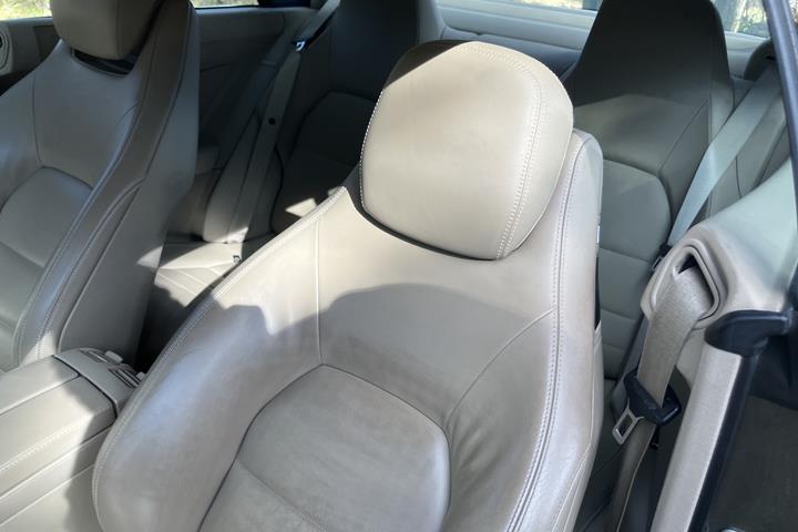 Brun Mercedes E350 fra 2009