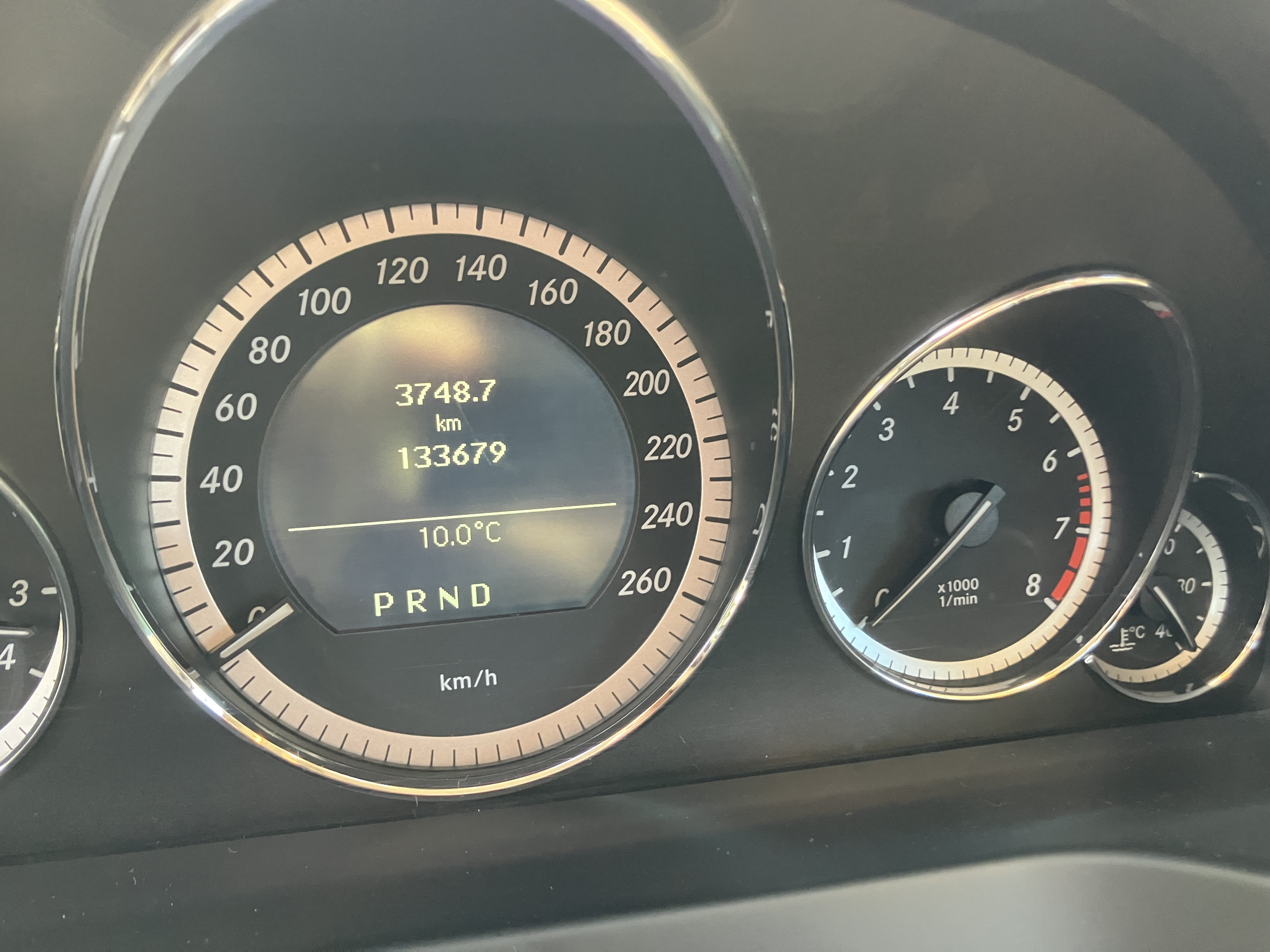 Brun Mercedes E350 fra 2009