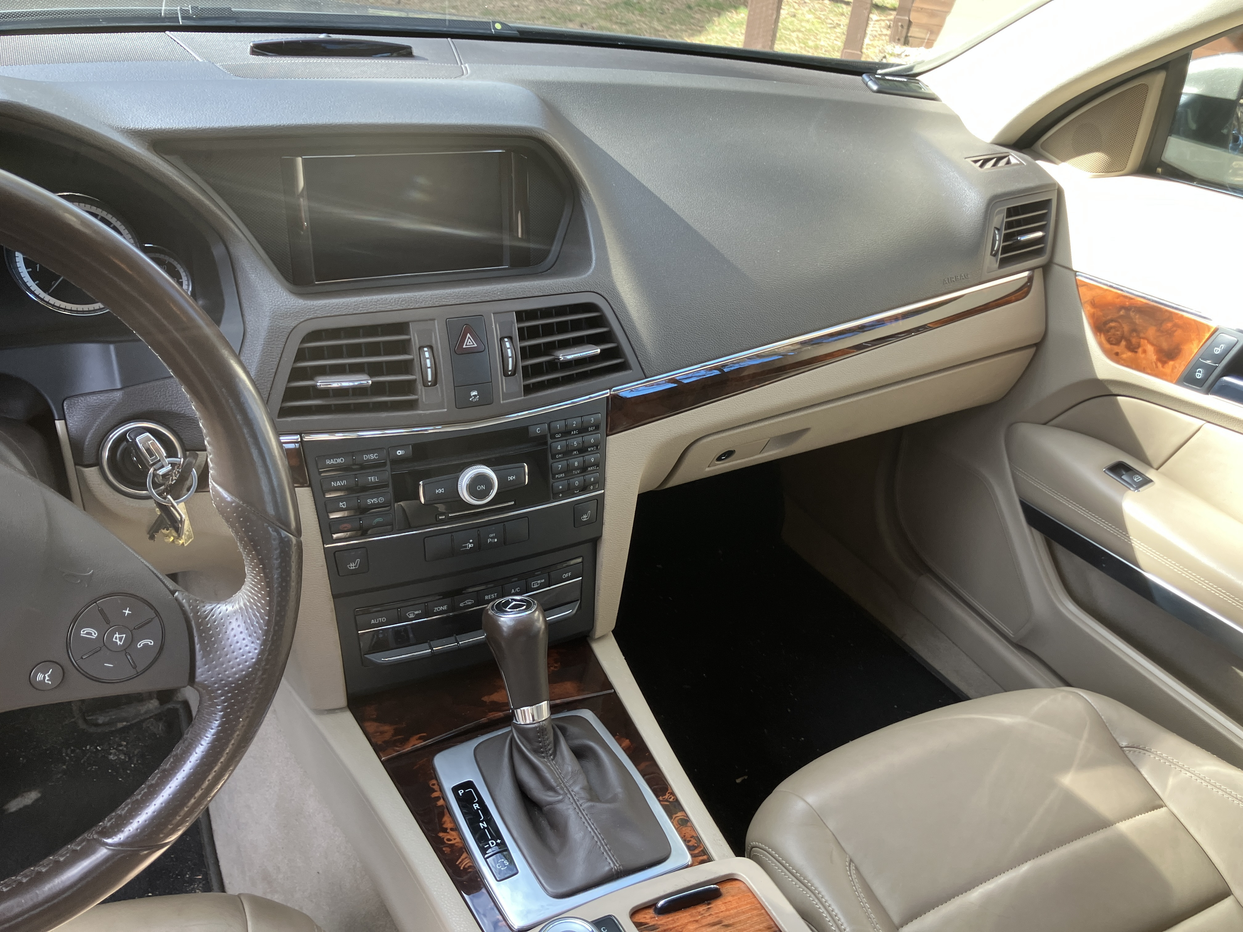 Brun Mercedes E350 fra 2009