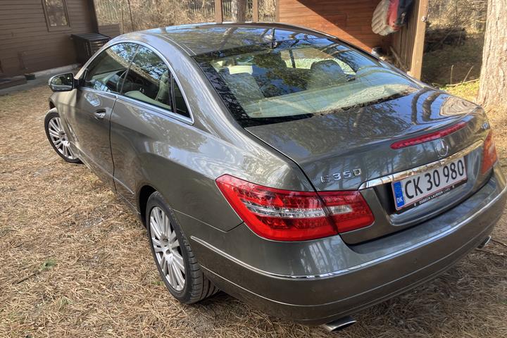 Brun Mercedes E350 fra 2009