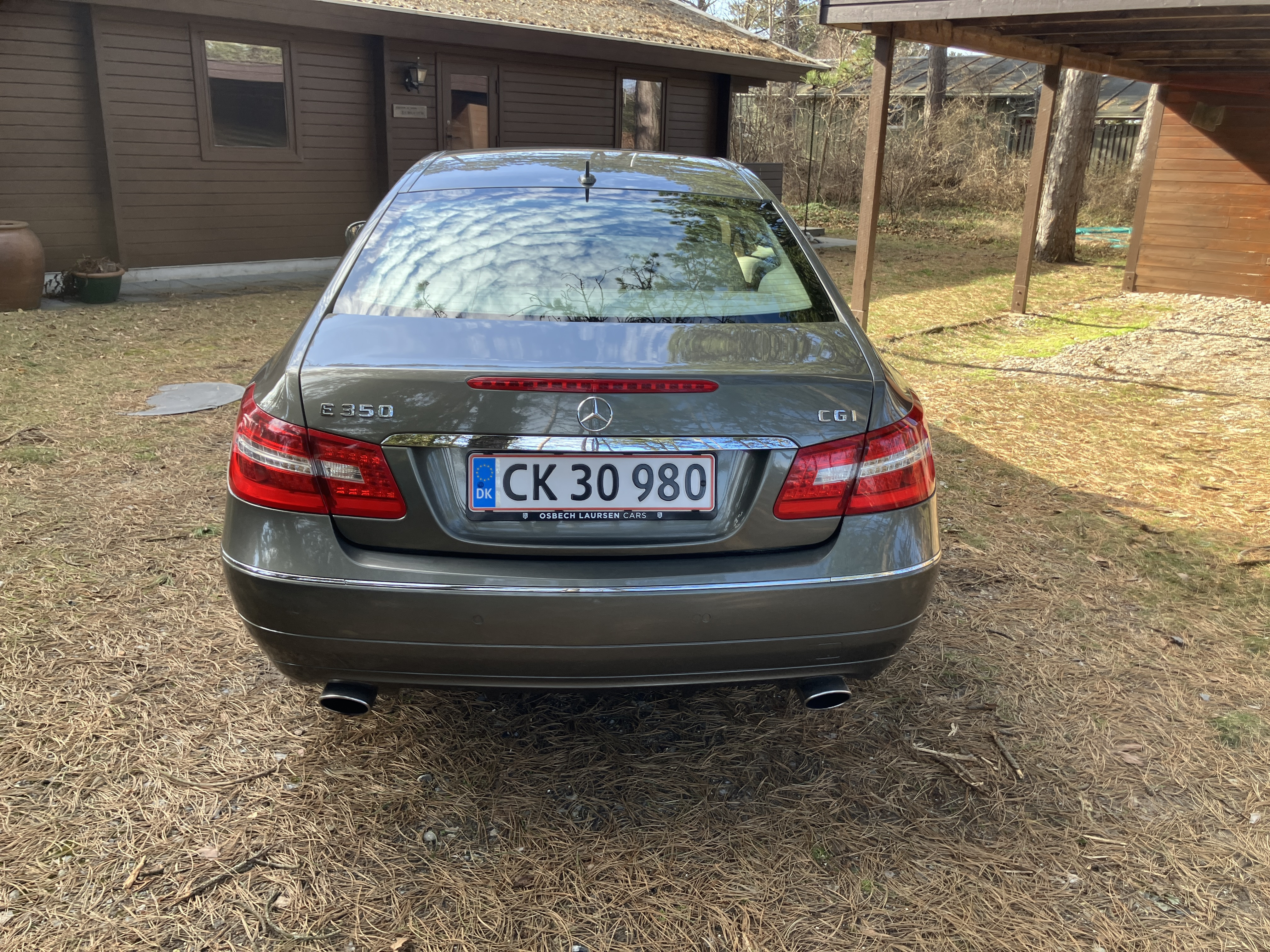 Brun Mercedes E350 fra 2009