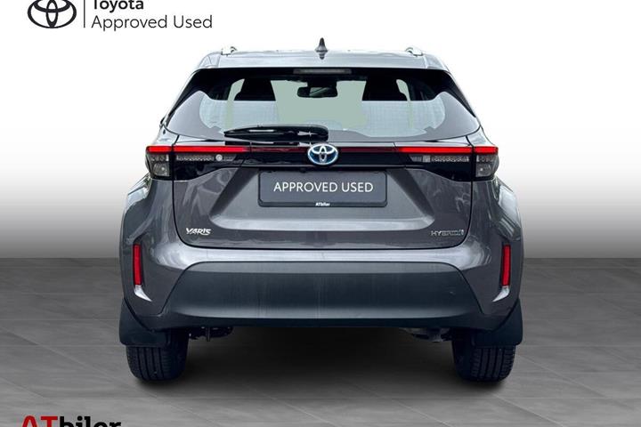 Grå Toyota Yaris Cross fra 2022