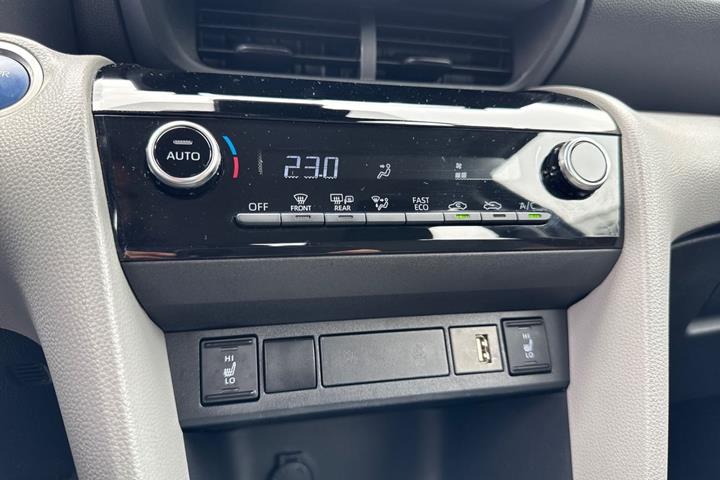 Grå Toyota Yaris Cross fra 2022
