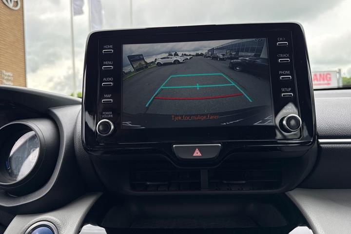 Grå Toyota Yaris Cross fra 2022