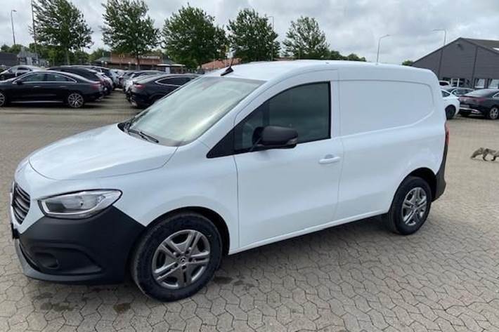 Hvid Mercedes Citan fra 2024