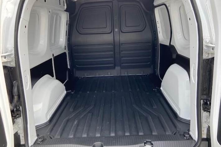 Hvid Mercedes Citan fra 2024