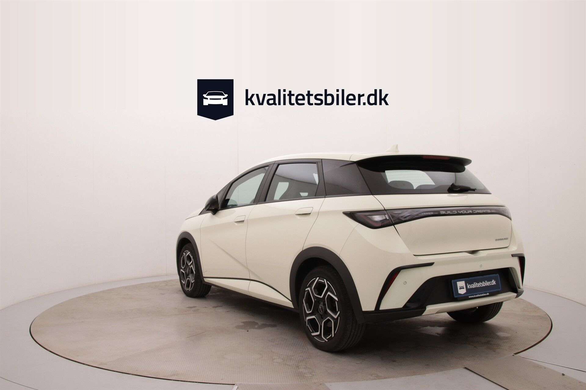Hvid BYD Dolphin fra 2024