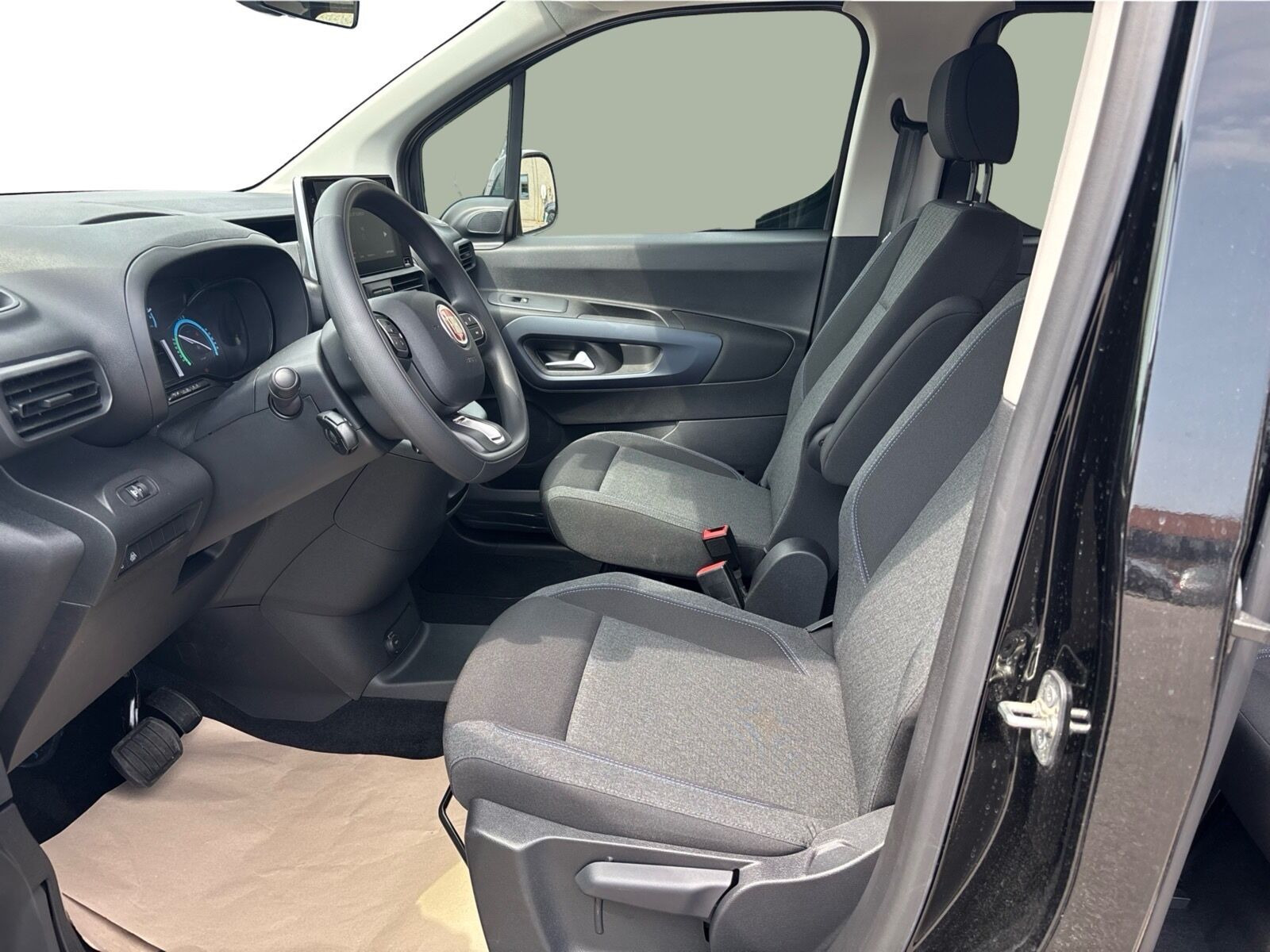 Sort Fiat E-Doblò fra 2025 set indefra