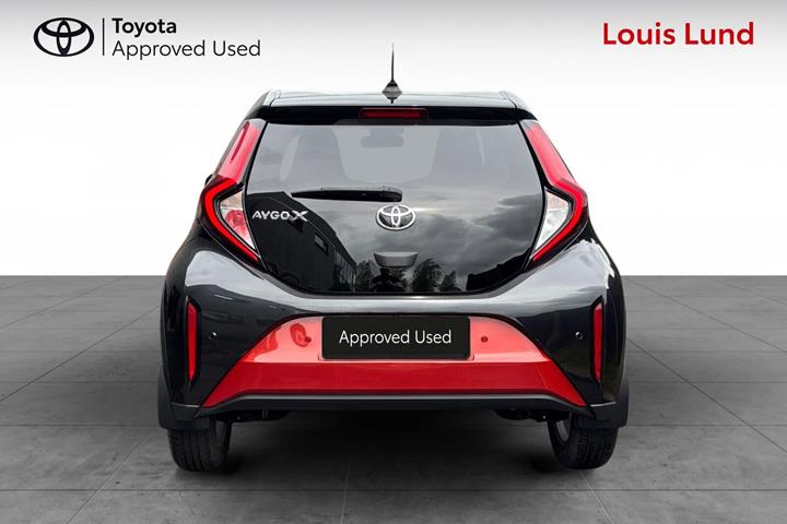 Rød Toyota Aygo X fra 2022