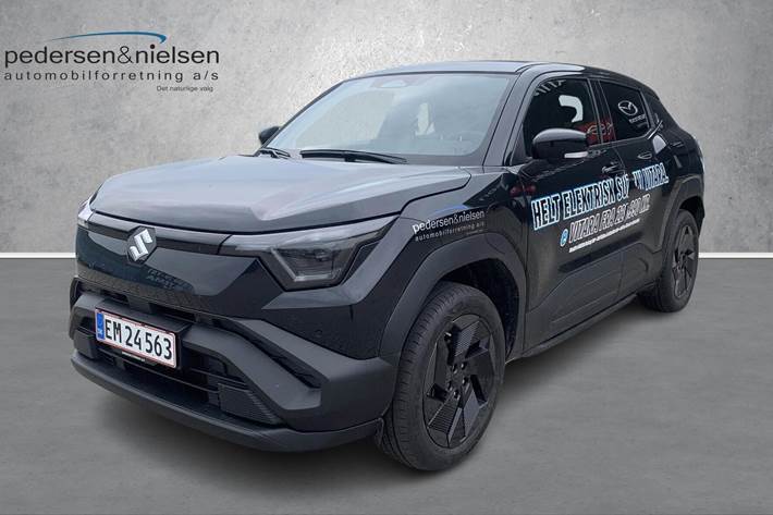 Sort Suzuki eVitara fra 2025