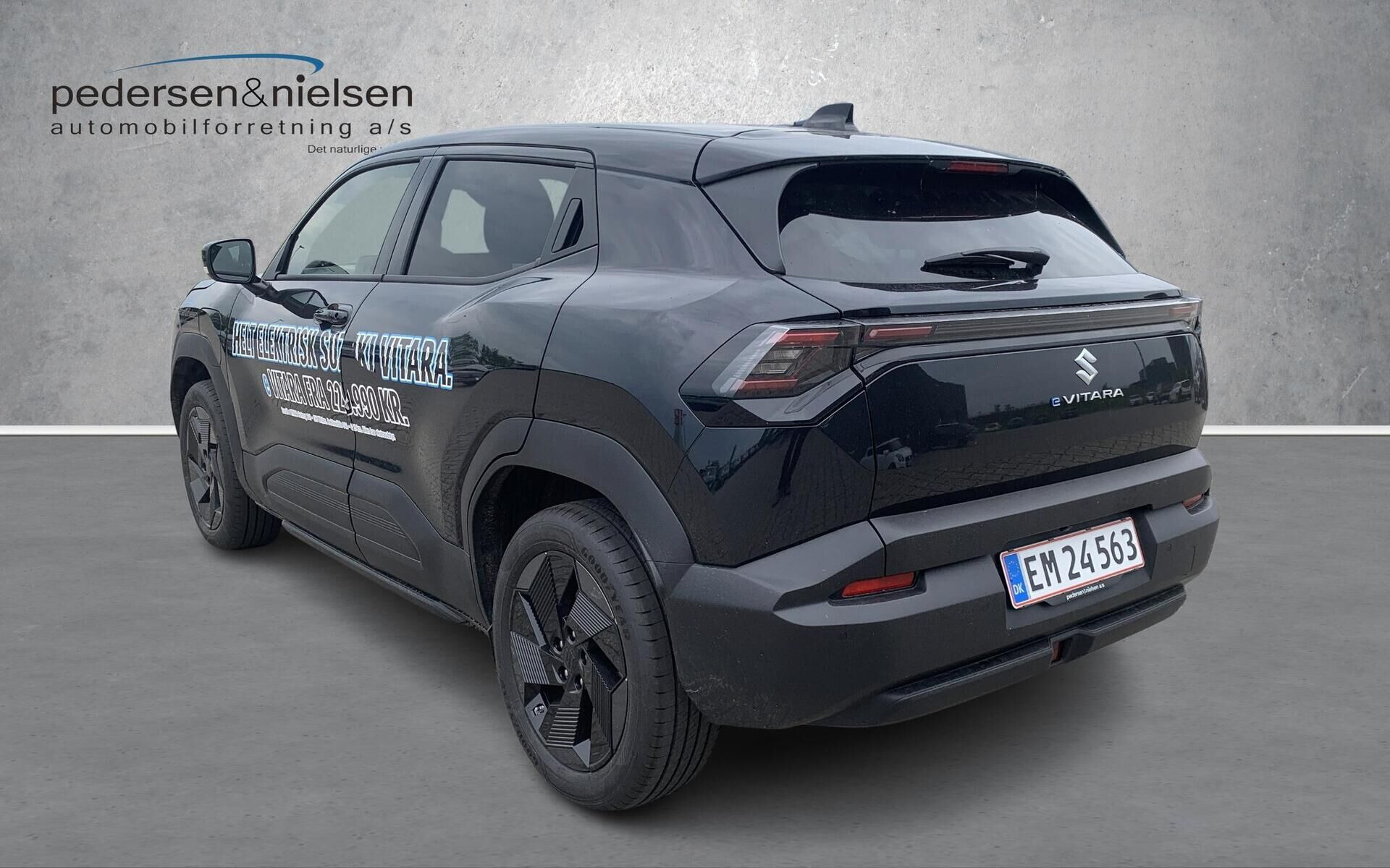 Sort Suzuki eVitara fra 2025