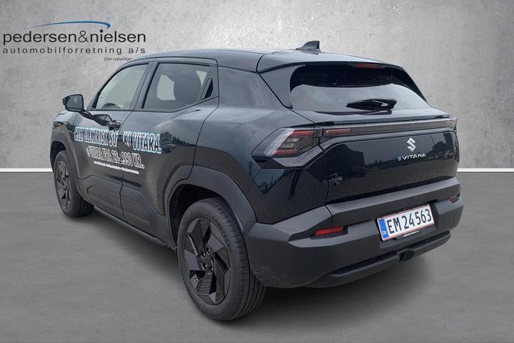 Sort Suzuki eVitara fra 2025