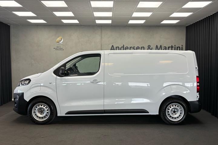 Hvid Opel Vivaro-e fra 2023