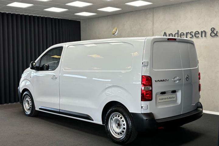 Hvid Opel Vivaro-e fra 2023