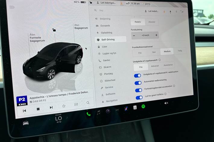 Sort Tesla Model Y fra 2023