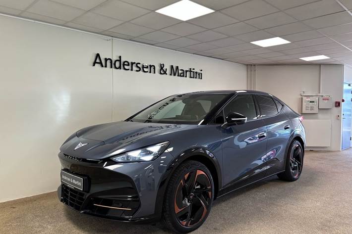 Blå Cupra Tavascan fra 2024