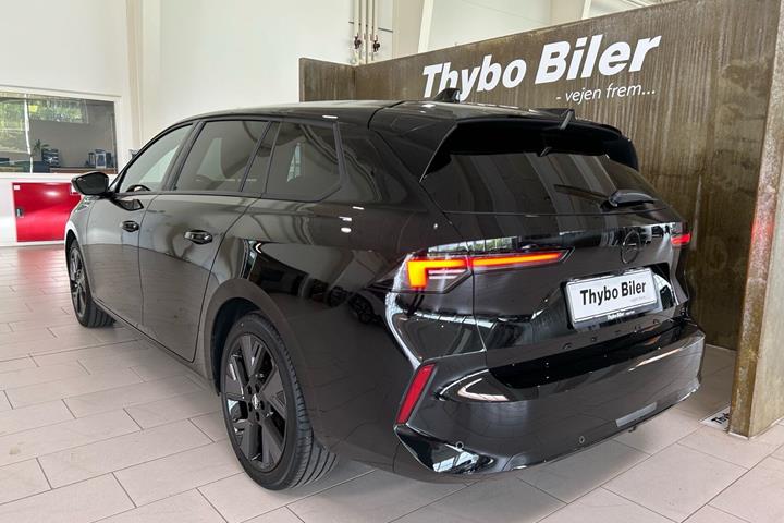 Sort Opel Astra-e fra 2024