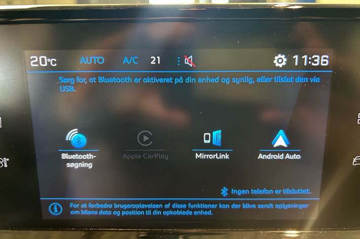 Grå Peugeot 2008 fra 2023