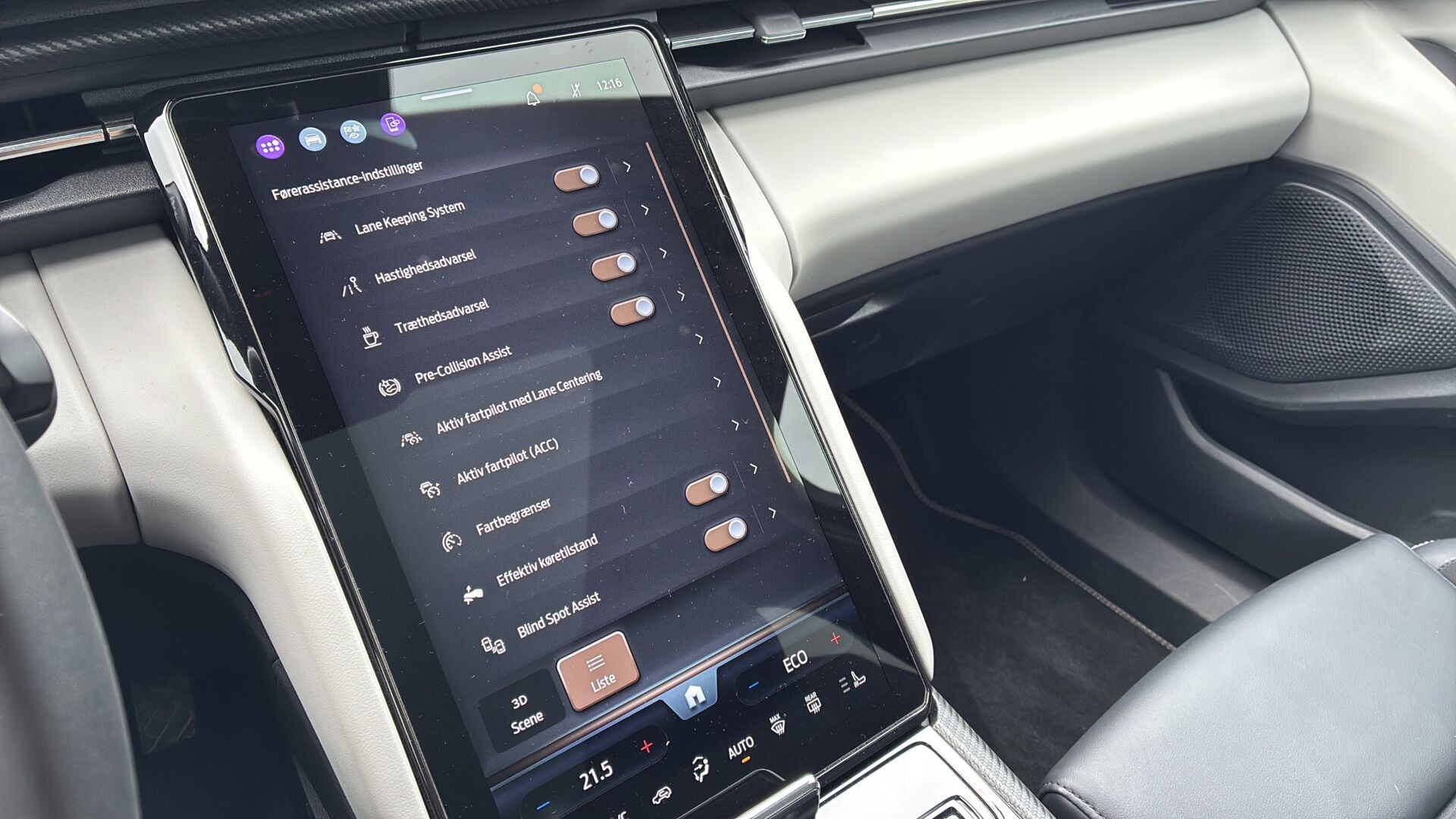 Blå Ford Explorer fra 2024