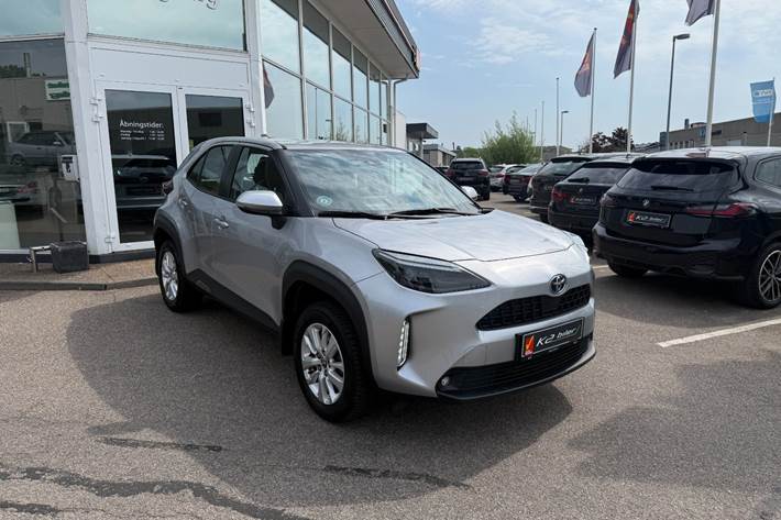 Sølv Toyota Yaris Cross fra 2021