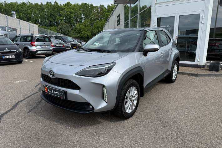 Sølv Toyota Yaris Cross fra 2021