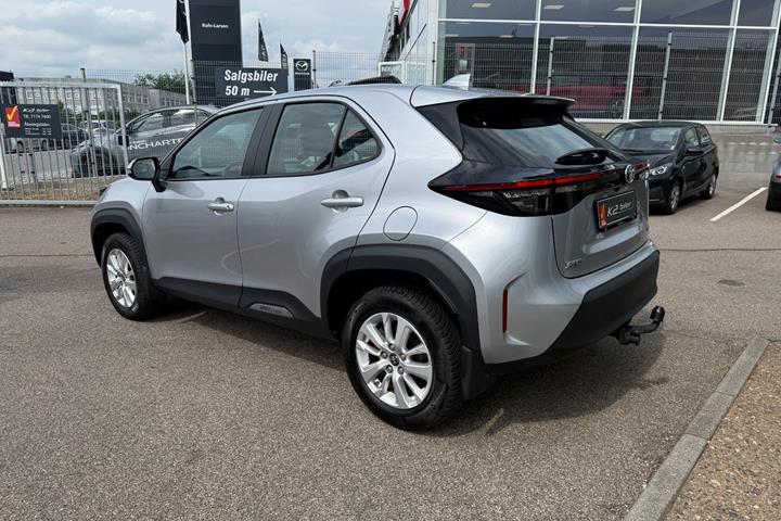 Sølv Toyota Yaris Cross fra 2021