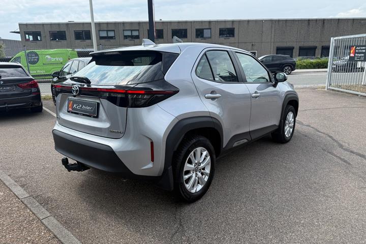 Sølv Toyota Yaris Cross fra 2021