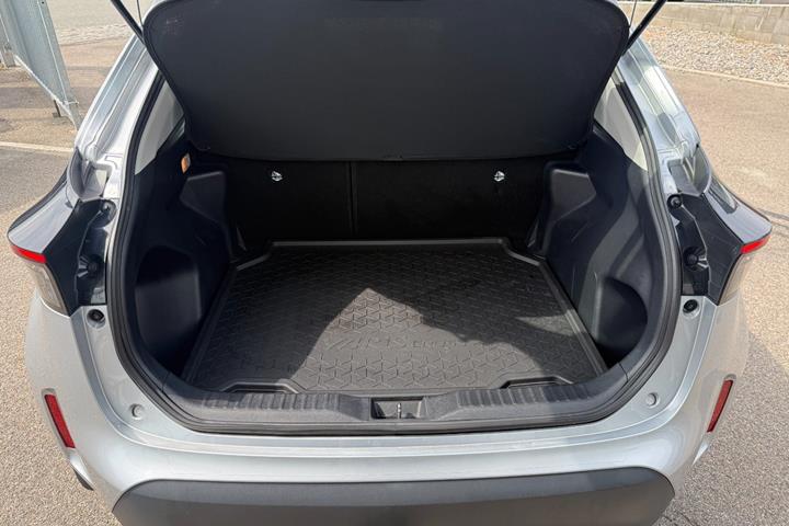 Sølv Toyota Yaris Cross fra 2021