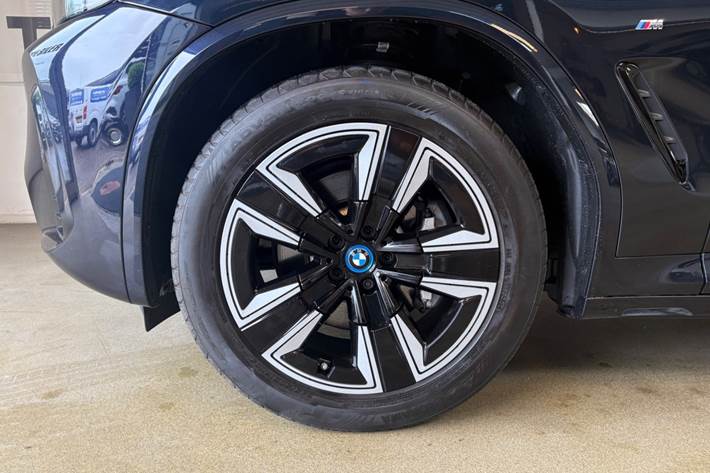 Sort BMW iX3 fra 2023