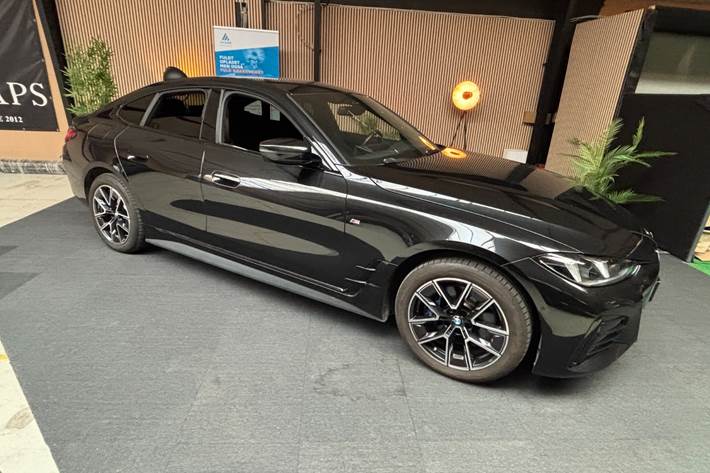 Sort BMW i4 fra 2023