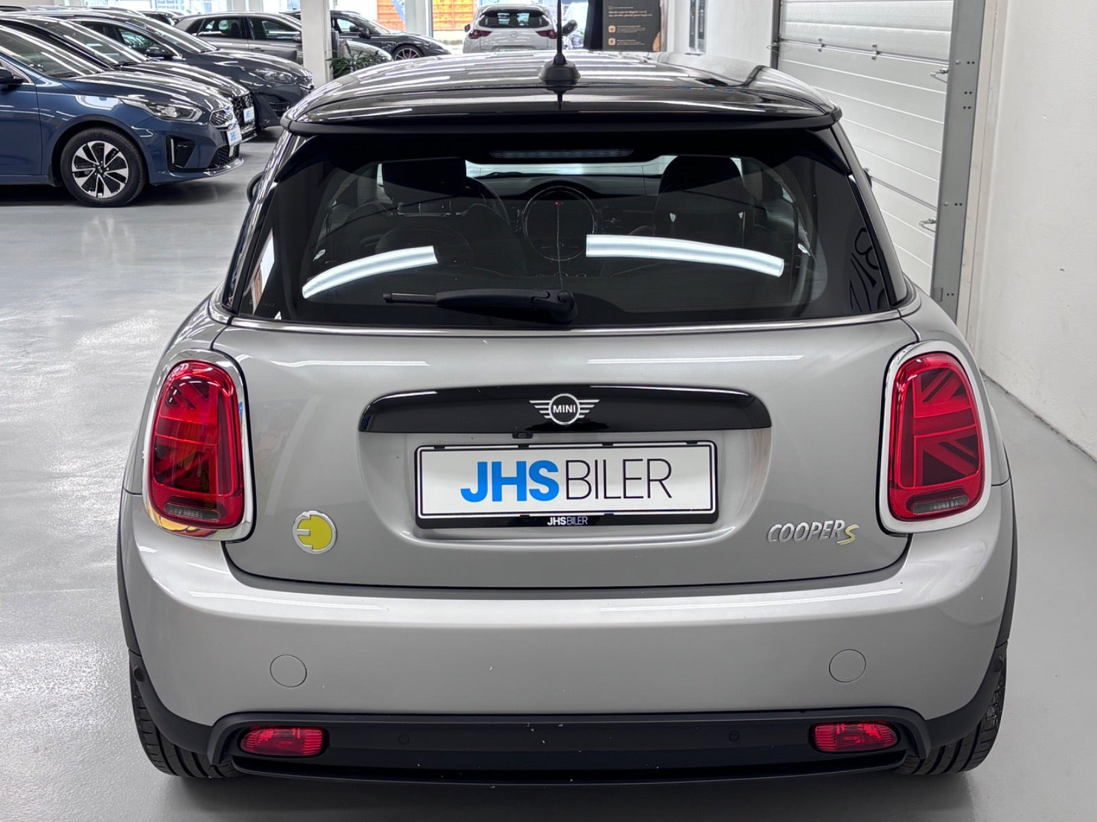 Sølv Mini Cooper SE fra 2023
