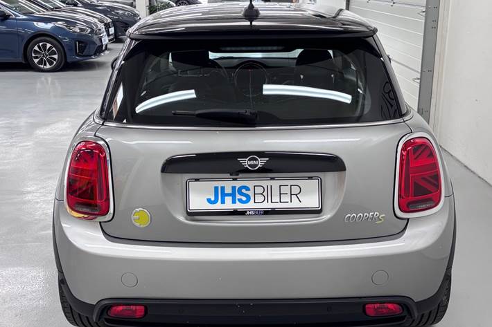 Sølv Mini Cooper SE fra 2023