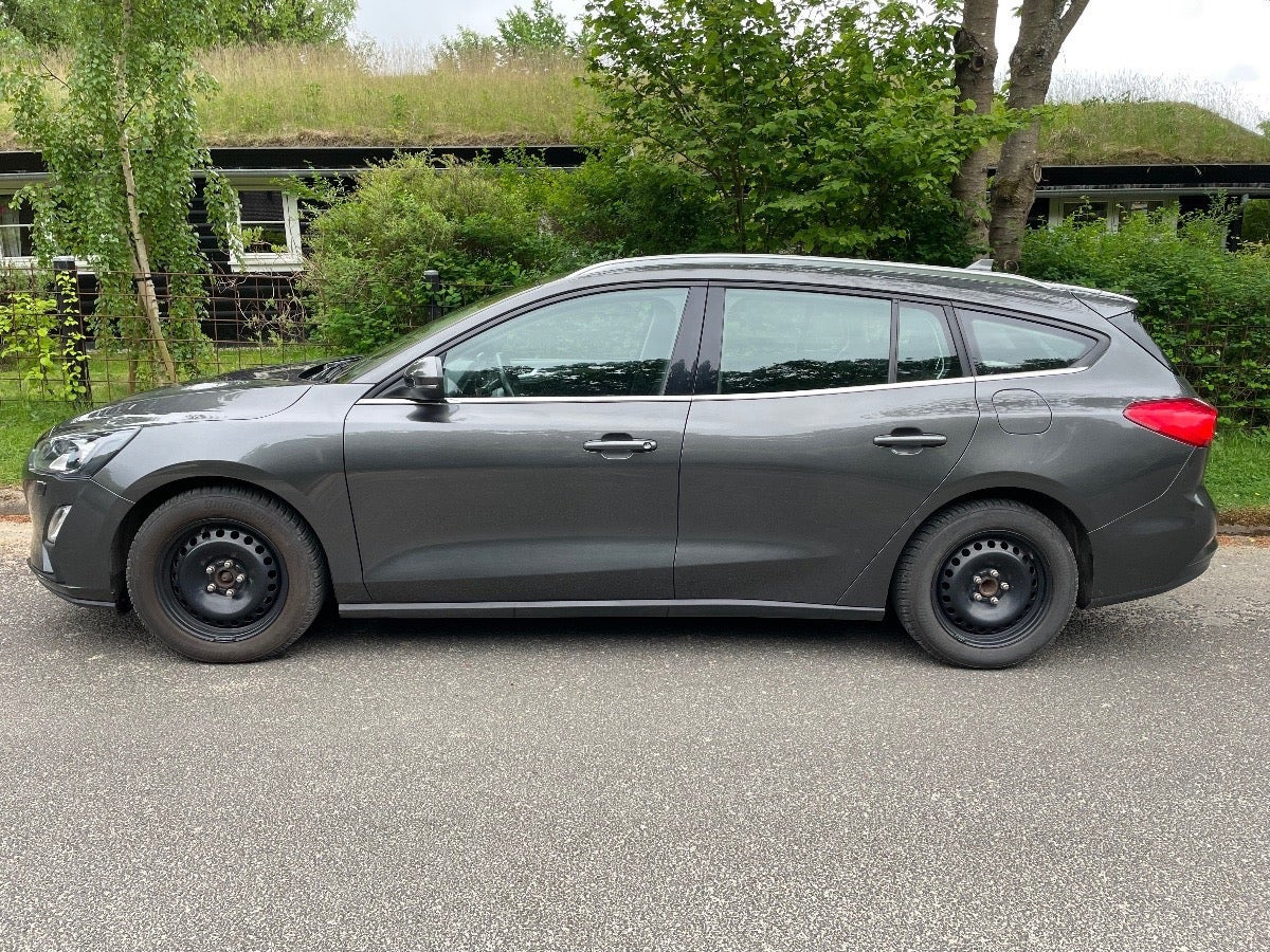 Grå Ford Focus fra 2021