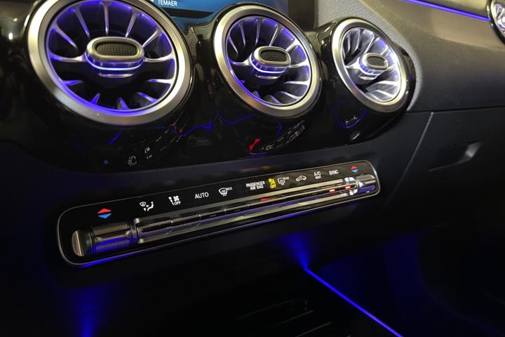 Hvid Mercedes B220 d fra 2020