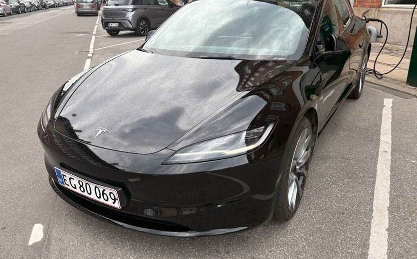 Tesla Model 3 Long Range AWD