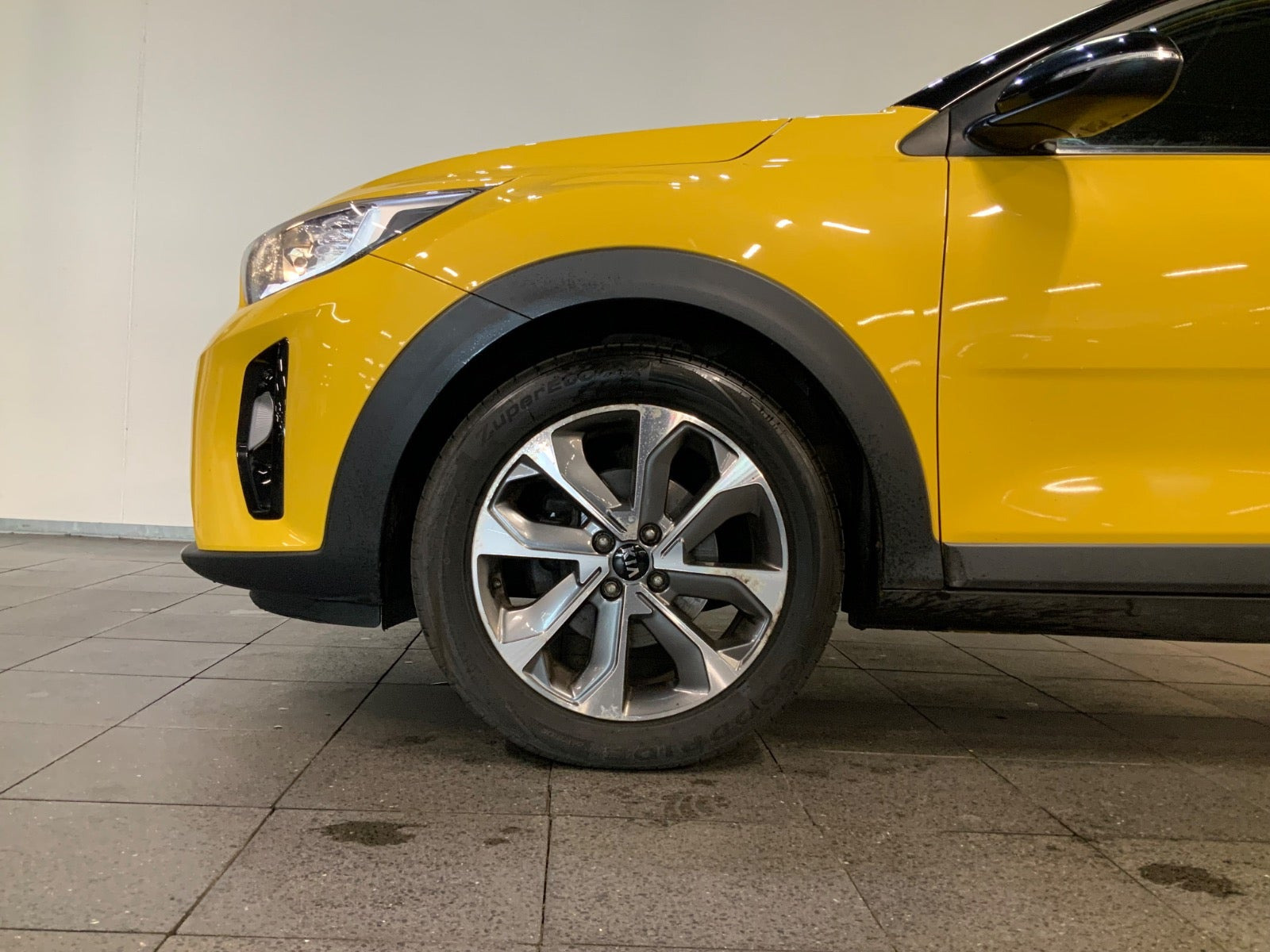 Gul Kia Stonic fra 2019