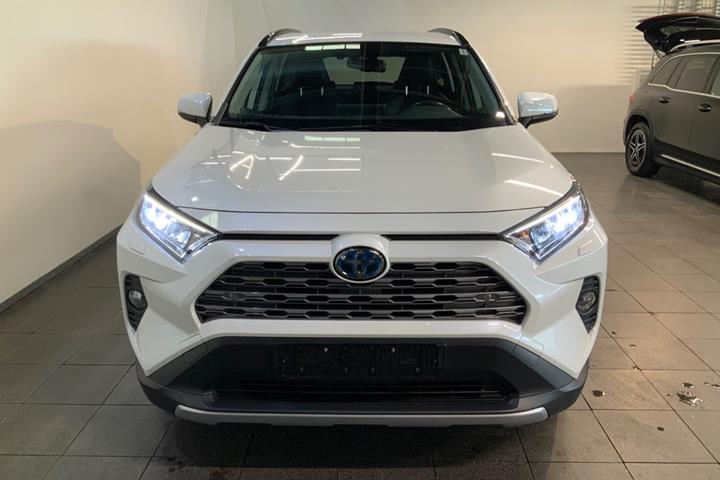 Hvid Toyota RAV4 fra 2021