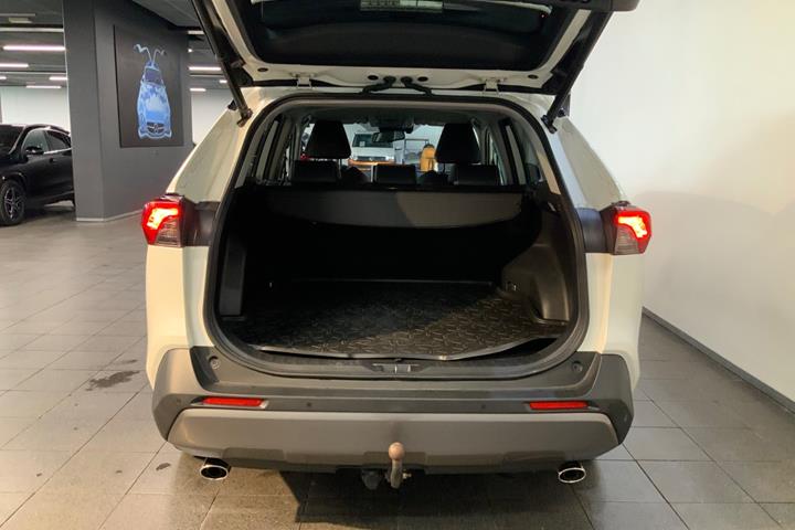 Hvid Toyota RAV4 fra 2021